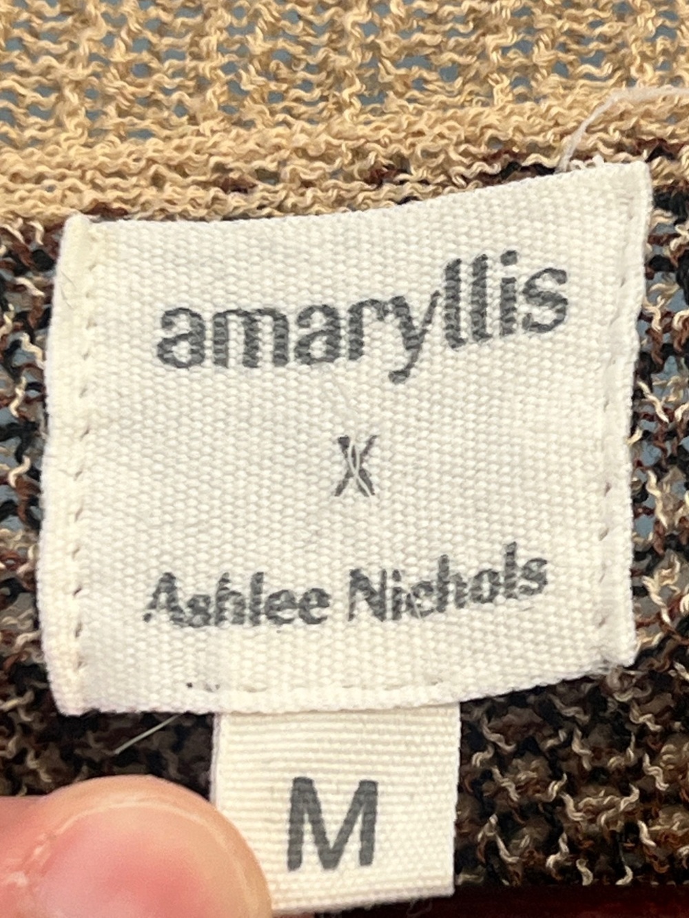 AMARYLLIS x ASHLEE NICHOLS Women’s Animal Print V-Neck Sweater Size M - Picture 3 of 4